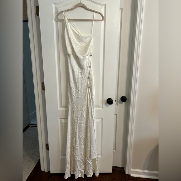 CLOSET CLOSING Sau Lee Hailey Gown in Ivory Sz 2 Revolve - Picture 4 of 9
